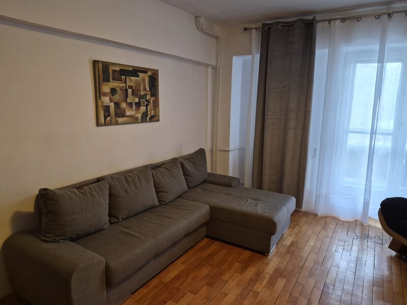 Piata Unirii metrou, Unirea Shopping Centre