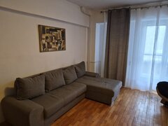 Piata Unirii metrou, Unirea Shopping Centre